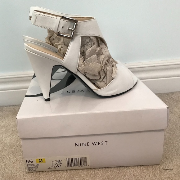 Nine West White Shape Up Bootie Heels, 6.5M - Picture 5 of 7